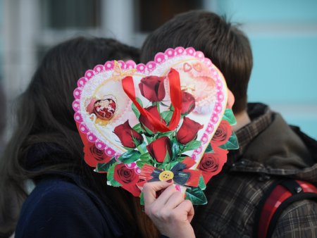Что подарить на День святого Валентина однокласснику
